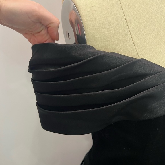 Echo Black Velvet Off-shoulder Pleated Mini Dress - Picture 7 of 10